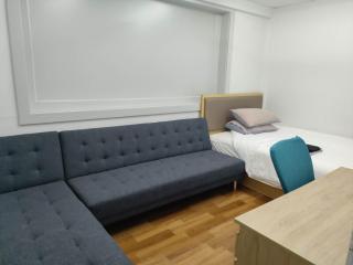 1 Double, 2 single, 2 Double Sofa Beds, Apartment 4 - 4