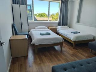 1 Double, 2 single, 2 Double Sofa Beds, Apartment 4 - 0