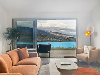 Epic Views and Deck | Spacious Queenstown Home - 1