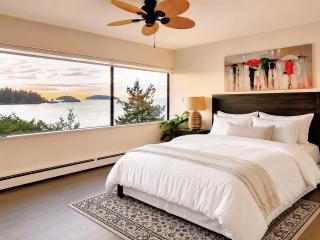 Oceanfront Escape with Private Bath and Beach Access - 0
