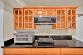 Modern Basement Suite of Fairfax - 4