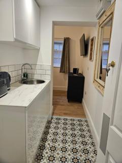 Court House Boutique Apartments - 8