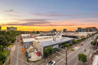 Modern Melbourne 1BR Apt in Trendy Collingwood - 5