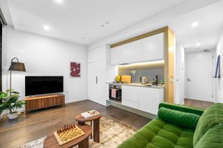 Modern Melbourne 1BR Apt in Trendy Collingwood - 4