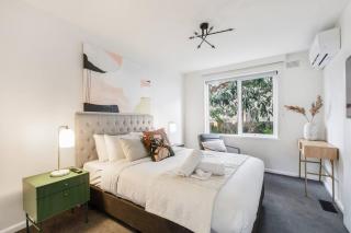 Urban Cosy Osborne Glen Iris 3BR Free Parking - 1