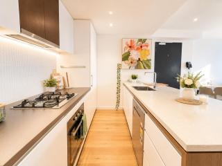 Skyline Sanctuary Luxe Valley Apartment - Brisbane - 6