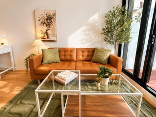 Skyline Sanctuary Luxe Valley Apartment - Brisbane - 5