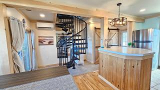 Tramonto Paradise on the Lake Hot Tub Pet Friendly - 4