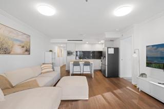 Urban Retreat 1Bed-1Bath-Study-Balcony-1Car - 8
