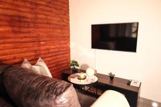 Elite Garden Cabin, Cozy Hideaway in Welkom with Fast WiFi, Free Parking - 0