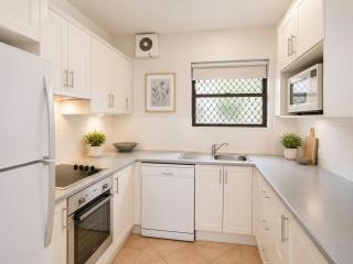 Warroo Apartments - 2