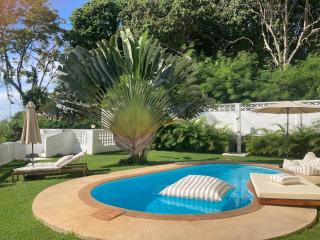 Direct Beach Access Rustic House with Private Pool - 9