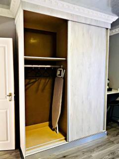 Elite Luxury Garden Escape, Executive Cottage in Welkom with Wi-Fi & Parking - 4