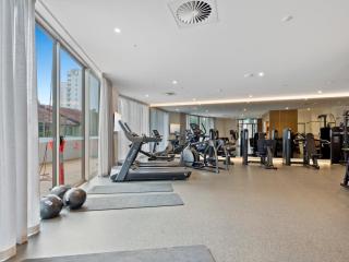 2 BR Panoramic Gold Coast Views - Luxury High-Rise - 9