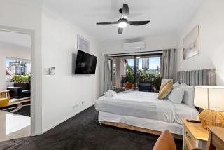 Spacious 2BR Apt with WiFi, Parking & HUGE Balcony - 5