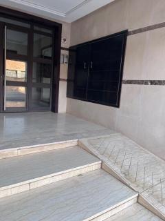 Appartement au 1ᵉʳ étage à Oujda avec garage et ascenseur - 1