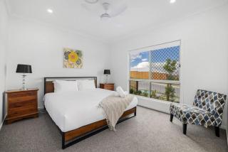 NEW 4BR Modern Family Home WiFi & Central AC - 7