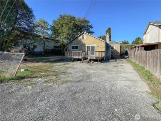 Cozy 2BR Near Downtown Auburn - 1