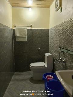 Pari's Homestay and Food Centre - 1