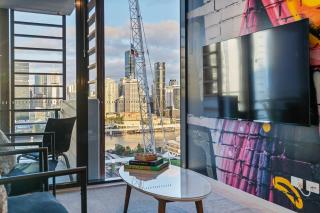 Urban Escape: Great location w/ Brisbane Cityscape - 1