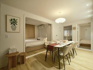 1st floor, 3 bedrooms, 5-min walk to Mangwon Market, 10-min walk to Subway, 5-min walk to Han River, 10-min walk to Hongdae, Family and friends accommodation, All NEW - 1
