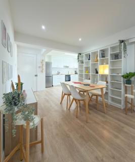 Modern 2BR Retreat in Central Nicosia for 5 - 8
