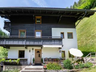 Chalet in Tirol by Zillertal Ski Slopes - 4