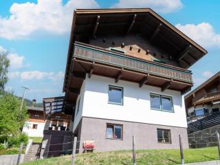 Chalet in Fügen near Spieljochbahn - 2