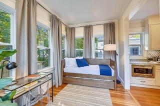 Modern Boston Condo near T - 9