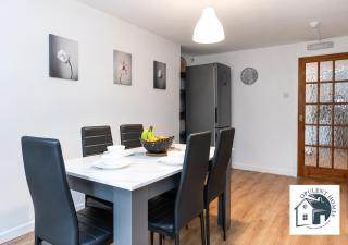 Contractor-Ready 7BR Home - Central Reading Location, Team & Family Friendly, WIFI & Parking - 8