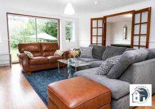 Contractor-Ready 7BR Home - Central Reading Location, Team & Family Friendly, WIFI & Parking - 9