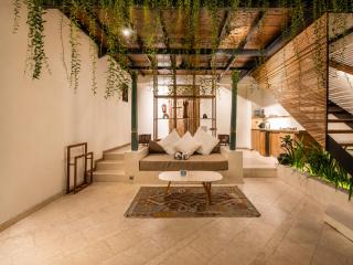 Chic 1-BR Villa with Pool, 800m from Echo Beach - 1