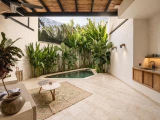 Elegant 1-BR Villa with Pool, 800m to Echo Beach - 5
