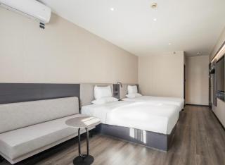 Hi Inn Shanghai Hongqiao Railway Station National Exhibition Center - 1