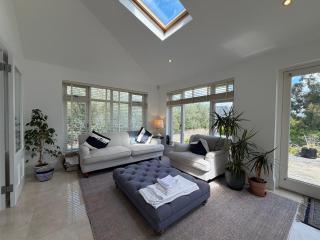 Luxury 4BDR Retreat With Garden and Workspace - 9