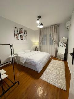 moon house - 8