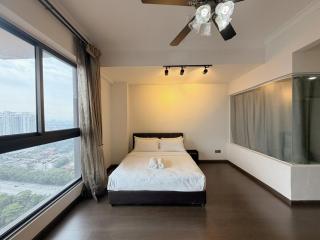 V summer loft with Bathtub Walks to CIQ - 9