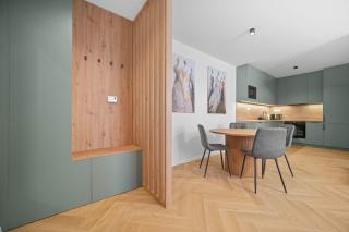 Old Town Modern Design Stay - AC & WI-FI - 8