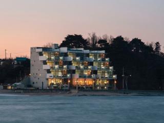 Goseong Harborville Ocean View Spa Pension - 0