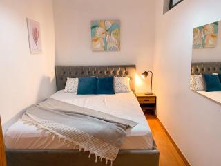 Tirana Views Apartment - Comfy and Spacious - 6