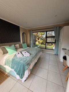 Weaver Lane Country Escape - The Rustic Mongoose - 6