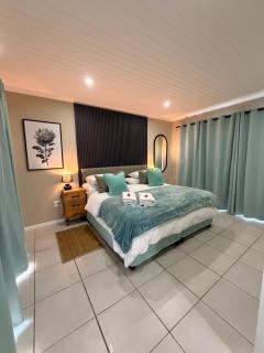 Weaver Lane Country Escape - The Rustic Mongoose - 8