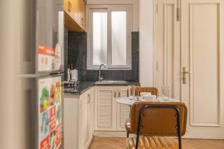 lynhapartment Next to Bui Vien Spacious 1BR Apartment Private Kitchen Bathroom - 6