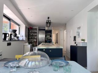 Maison familiale avec piscine et climatisation - 2