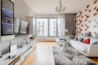 Modern Apartment with Terrace, Fast Wi-Fi & Self Check-in near City Center - 0