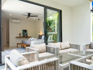 Villa Ami 3Br & Private Pool & Garden - 2