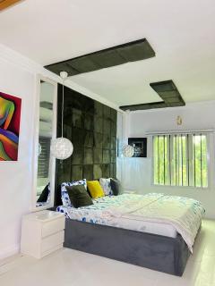 Executive 2BR Apartment in the Heart of Ikeja GRA with 24hrs Power, WIFI and Balcony - 3