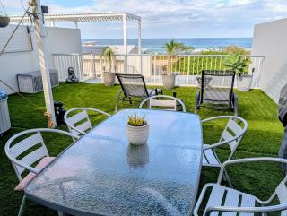 Marcoola Beachfront, private rooftop spa with stunning views! - 9