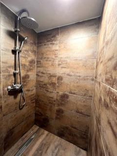 Elite Residence - Modern 2BR - Sleeps 6 - FREE Parking - 3