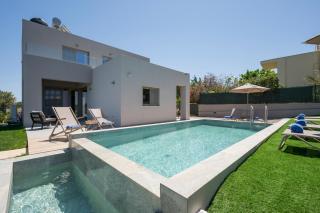 Villa Aska - Deluxe 4BR with Pool, 15' from Chania - 6